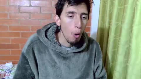 johan70nsexy online show from April 26, 2026, 1:47 am