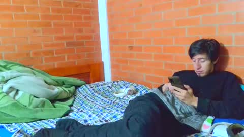 johan70nsexy online show from June 14, 2026, 4:47 am