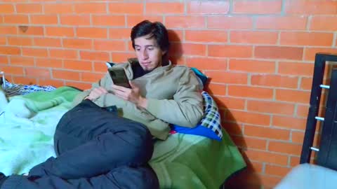 johan70nsexy online show from July 2, 2026, 3:23 am