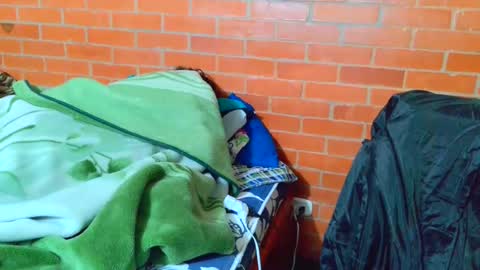 johan70nsexy online show from July 12, 2026, 11:18 pm