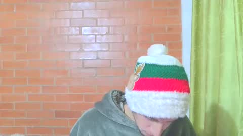 johan70nsexy online show from August 6, 2026, 5:42 am