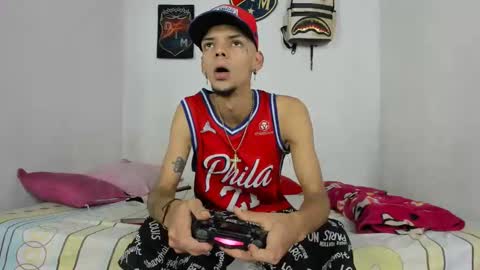 johan_and_antonella online show from December 11, 2024, 7:36 pm