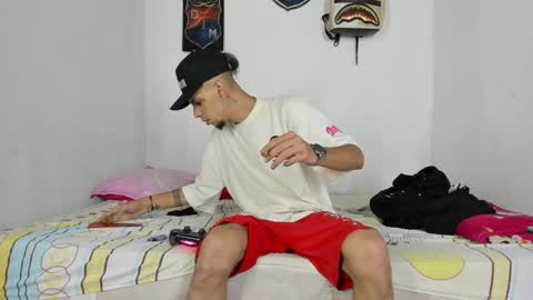 johan_and_antonella online show from December 13, 2024, 9:20 pm