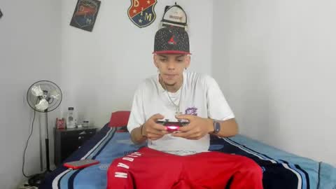 johan_and_antonella online show from January 11, 2025, 6:54 pm