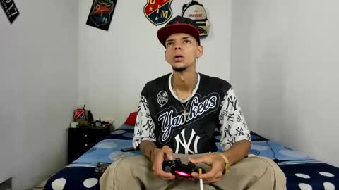 johan_and_antonella online show from January 21, 2025, 2:00 am