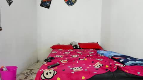 johan_and_antonella online show from January 27, 2025, 7:45 am