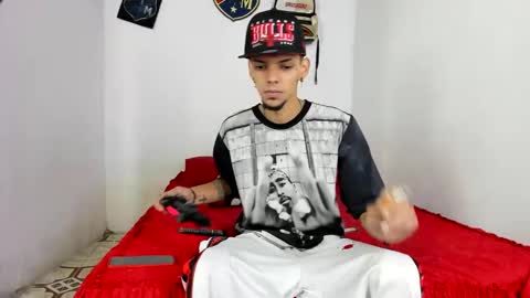 johan_and_antonella online show from February 5, 2025, 11:17 pm