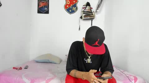 johan_and_antonella online show from September 30, 2025, 3:22 am