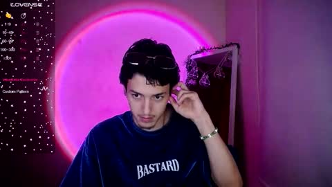 Snapshot of johan_parker222 chatting on February 11, 2026, 1:54 am johan_parker222 online show from February 11, 2026, 1:54 am