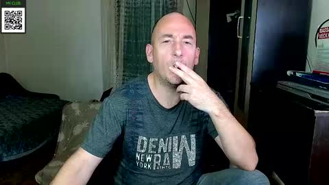 Snapshot of johanbarker chatting on December 6, 2024, 3:33 pm Johan online show from December 6, 2024, 3:33 pm