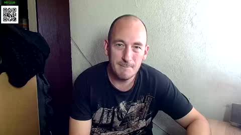 Snapshot of johanbarker chatting on December 11, 2024, 5:04 pm Johan online show from December 11, 2024, 5:04 pm