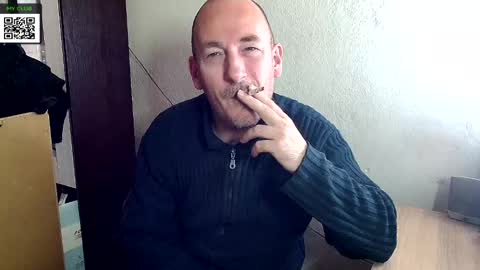 Snapshot of johanbarker chatting on December 12, 2024, 10:45 am Johan online show from December 12, 2024, 10:45 am