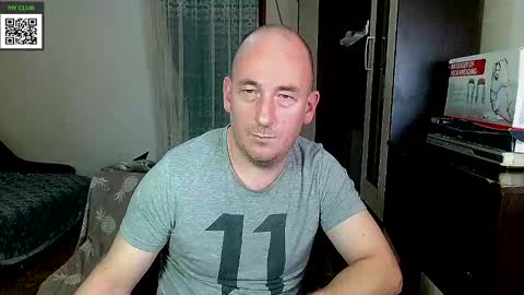 Snapshot of johanbarker chatting on February 15, 2025, 8:44 am Johan online show from February 15, 2025, 8:44 am