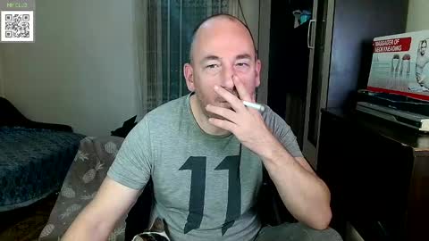 Snapshot of johanbarker chatting on March 10, 2025, 8:37 am Johan online show from March 10, 2025, 8:37 am