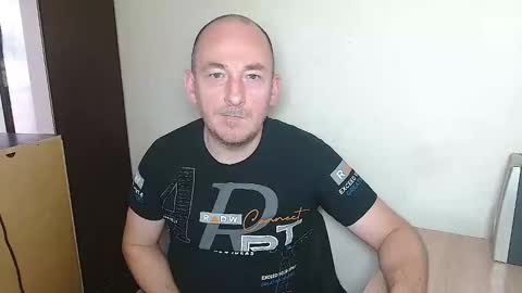 Snapshot of johanbarker chatting on February 3, 2026, 11:37 am Johan online show from February 3, 2026, 11:37 am