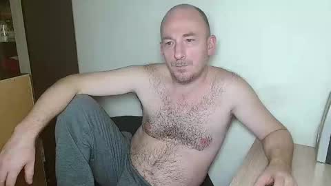 Snapshot of johanbarker chatting on February 5, 2026, 3:27 pm Johan online show from February 5, 2026, 3:27 pm