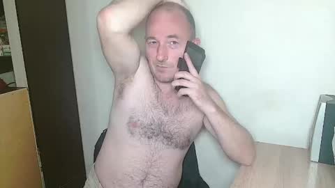 Snapshot of johanbarker chatting on March 6, 2026, 4:03 pm Johan online show from March 6, 2026, 4:03 pm