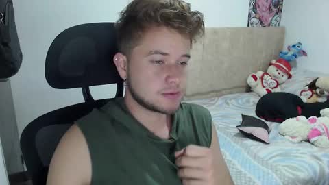 JOHAN independient model online show from January 3, 2025, 5:06 am