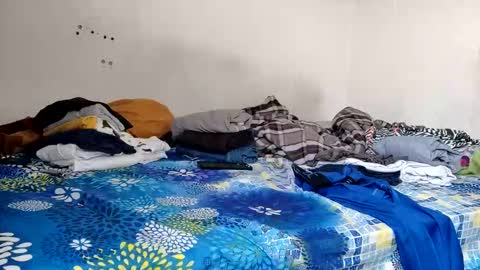 johantorres19 online show from November 19, 2025, 2:28 pm