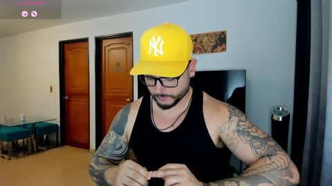 Snapshot of johatsu chatting on February 3, 2025, 11:05 pm King - online show from February 3, 2025, 11:05 pm