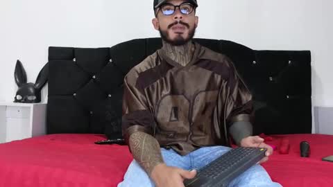 John  online show from March 1, 2025, 7:04 pm