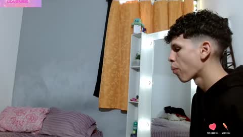 john_ssnow29 online show from January 10, 2025, 7:11 pm