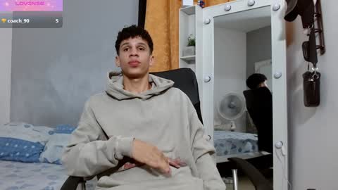 john_ssnow29 online show from January 13, 2025, 8:48 pm