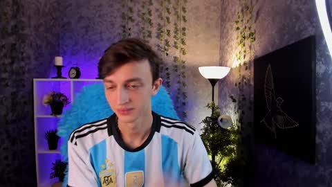 Snapshot of john_weasley chatting on December 1, 2024, 8:53 pm John online show from December 1, 2024, 8:53 pm