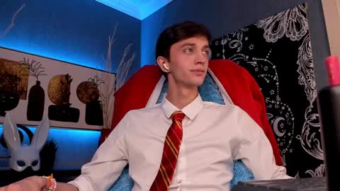 Snapshot of john_weasley chatting on December 11, 2024, 9:01 pm John online show from December 11, 2024, 9:01 pm