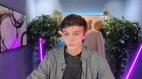 Snapshot of john_weasley chatting on November 14, 2025, 2:05 pm John online show from November 14, 2025, 2:05 pm