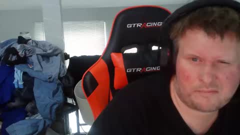 johnfernandez784 online show from March 26, 2026, 7:52 pm