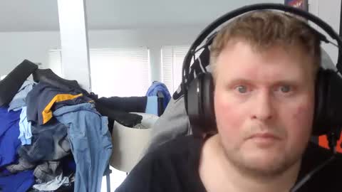 johnfernandez784 online show from April 3, 2026, 4:05 pm