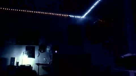 johnniejohnnied online show from January 8, 2025, 3:40 am