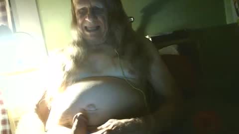 johnnieq1971 online show from May 4, 2026, 1:45 am