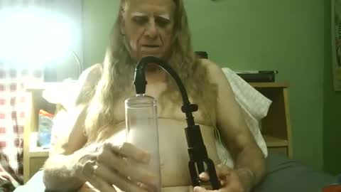 johnnieq1971 online show from May 25, 2026, 1:11 am