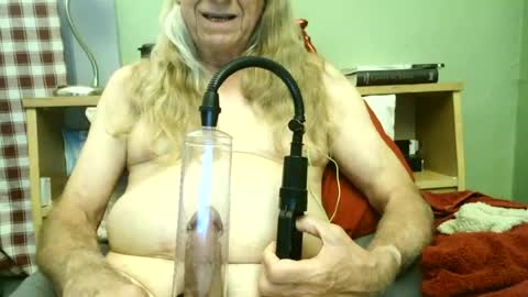 johnnieq1971 online show from June 23, 2026, 1:03 am