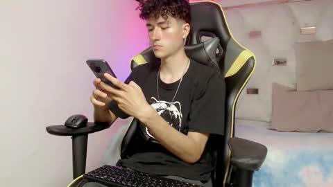 johnny_cagee online show from November 13, 2025, 4:11 am