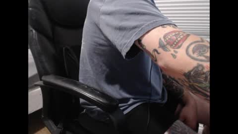 Snapshot of johnnydoesit93 chatting on April 5, 2026, 3:20 pm johnny online show from April 5, 2026, 3:20 pm