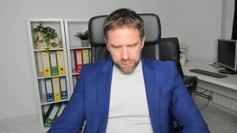 Snapshot of johnnydough82 chatting on December 13, 2024, 5:38 am johnnydough82 online show from December 13, 2024, 5:38 am