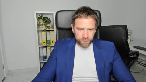 Snapshot of johnnydough82 chatting on December 15, 2024, 5:23 am johnnydough82 online show from December 15, 2024, 5:23 am