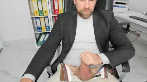 Snapshot of johnnydough82 chatting on December 18, 2024, 7:15 am johnnydough82 online show from December 18, 2024, 7:15 am