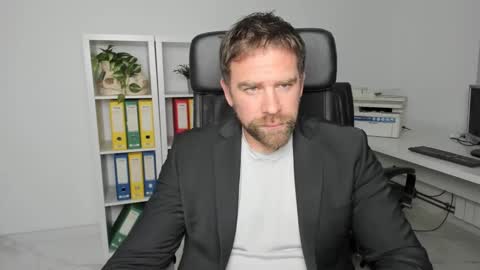 Snapshot of johnnydough82 chatting on December 19, 2024, 4:23 am johnnydough82 online show from December 19, 2024, 4:23 am