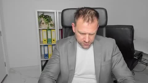 Snapshot of johnnydough82 chatting on December 26, 2024, 5:04 am johnnydough82 online show from December 26, 2024, 5:04 am