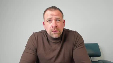 Snapshot of johnnydough82 chatting on March 8, 2025, 6:10 am johnnydough82 online show from March 8, 2025, 6:10 am