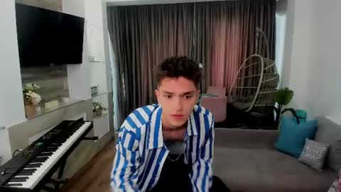 Snapshot of johnnyk8 chatting on June 15, 2026, 7:32 am Johnny k. online show from June 15, 2026, 7:32 am