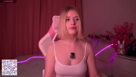 Snapshot of joice_queen chatting on February 28, 2026, 11:39 pm Paula online show from February 28, 2026, 11:39 pm