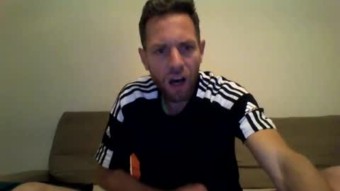 jojo19844 online show from October 14, 2025, 5:58 pm