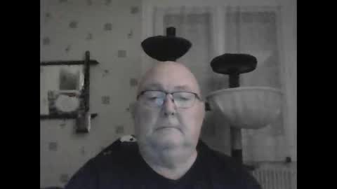 jojo60000529566 online show from December 11, 2024, 5:04 pm