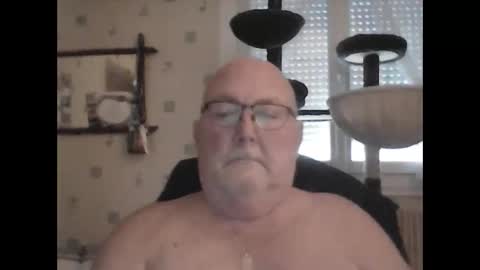 jojo60000529566 online show from December 17, 2024, 10:23 am