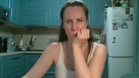 Snapshot of joleli05 chatting on May 22, 2026, 8:03 pm you can call me my Queen online show from May 22, 2026, 8:03 pm